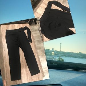 NEVER WORN HIGH WAISTED SLEEK BLACK PANTS